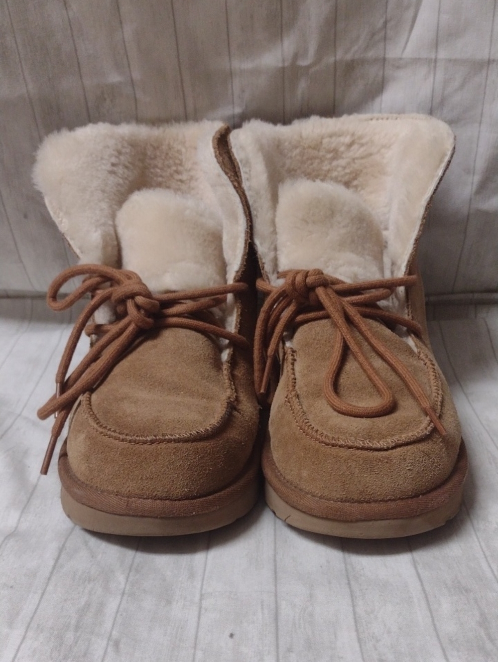 UGG Tan Suede Lace-Up Boots (J1312)